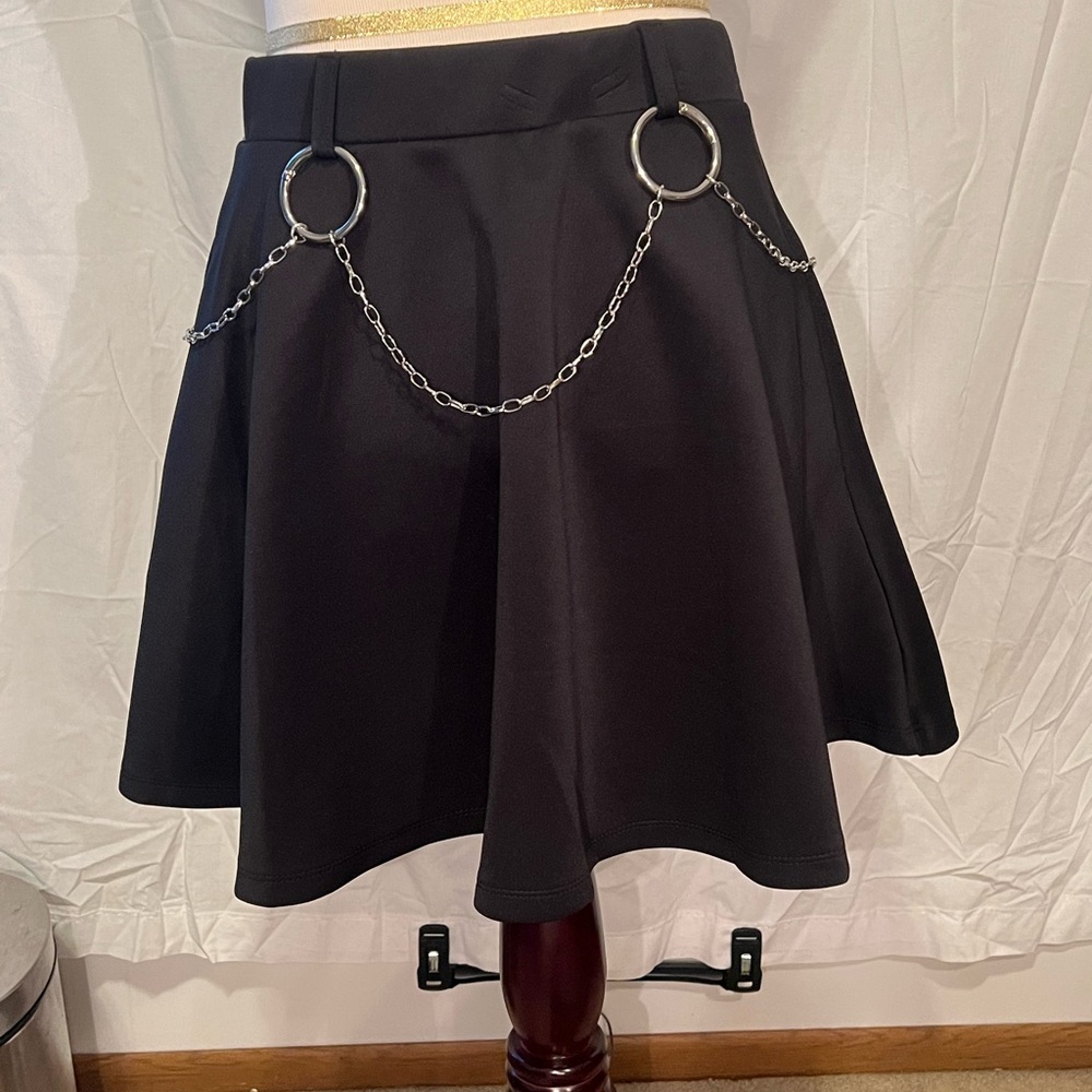 Hot Topic Black Skirt with Chain - Picture 6 of 10